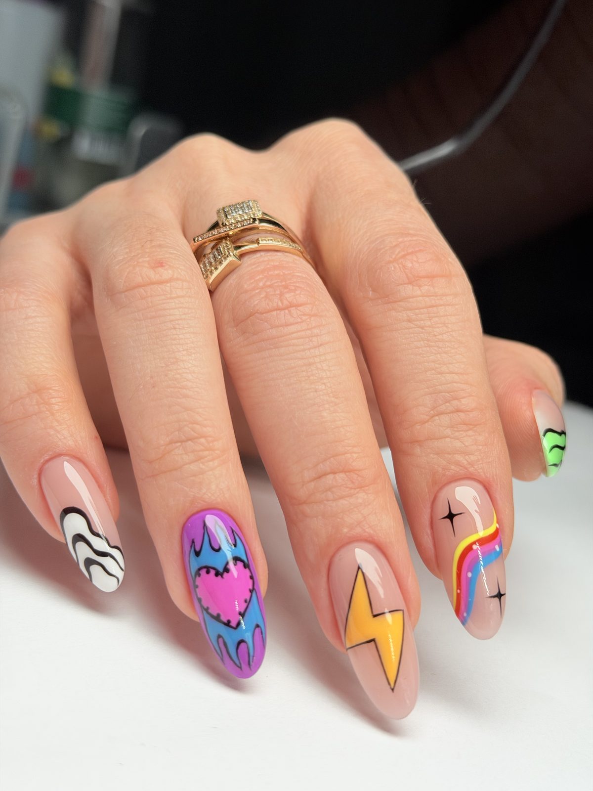 Miray Nail Bar tırnak bakım uygulaması