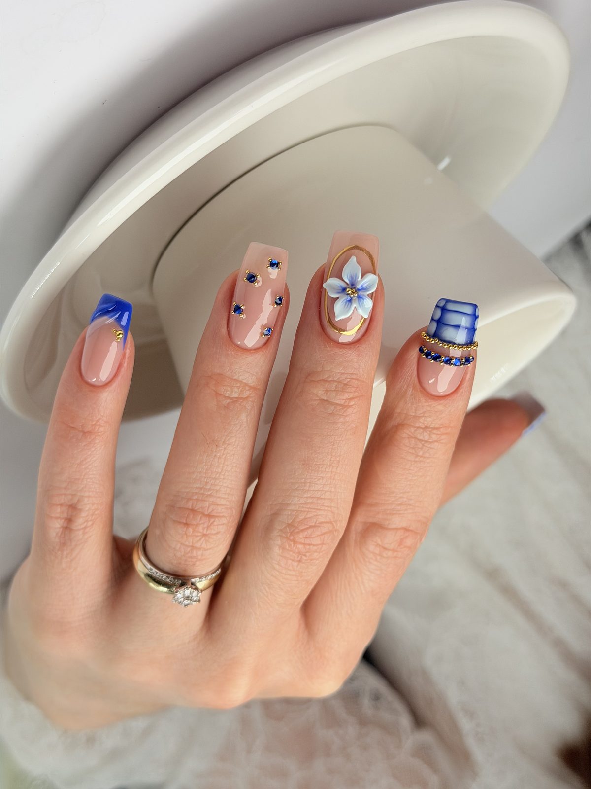 Miray Nail Bar tırnak bakım uygulaması